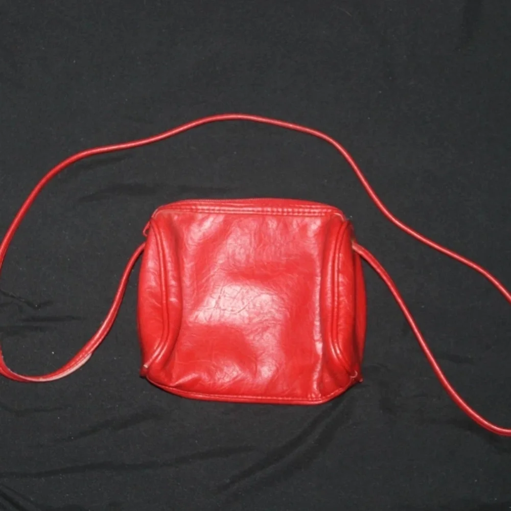 Vintage VR Classic Small Red Leather Crossbody Purse